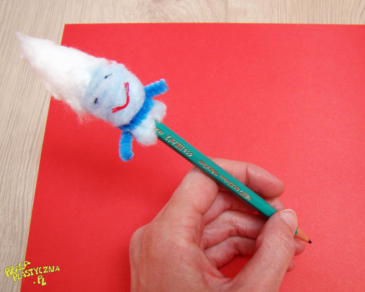 Niebieski ludek- ozdoba na ołówek
