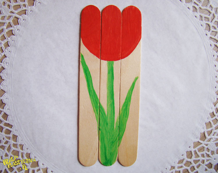 Tulipan malowany na drewnie