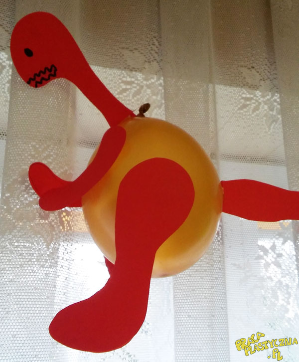 Dinozaur z balona
