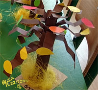 Jesienne drzewo z papieru