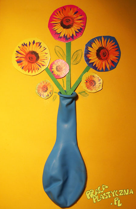 Kwiaty w wazonie – balonie